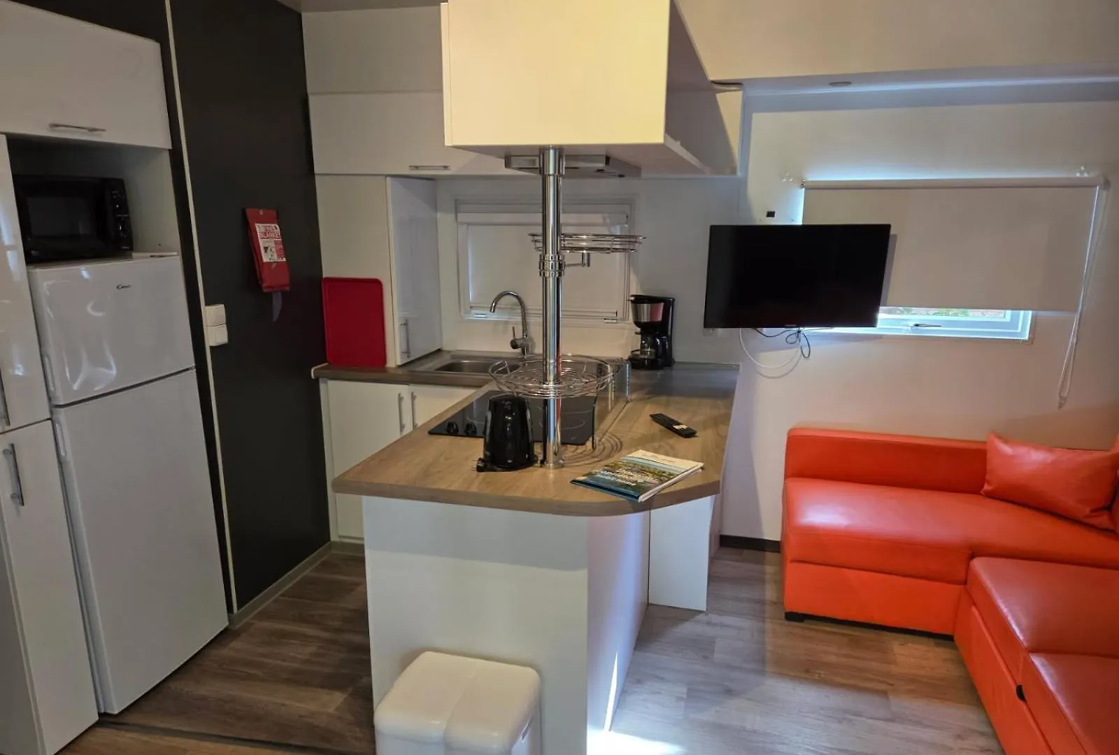 Mobil-Home De 5 A 7 Personnes Cadenet 0*,  France