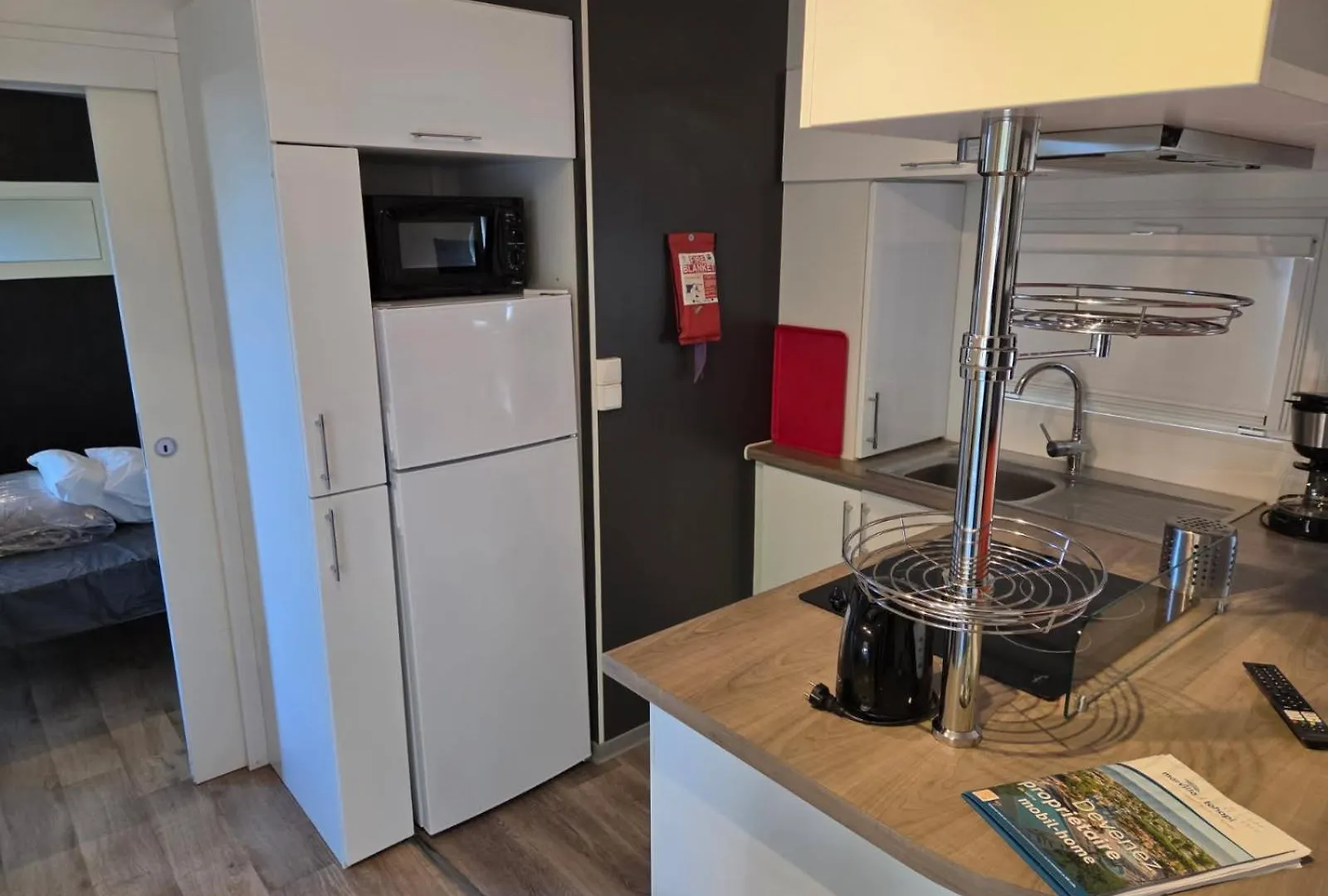 Campsite Mobil-Home De 5 A 7 Personnes Cadenet France